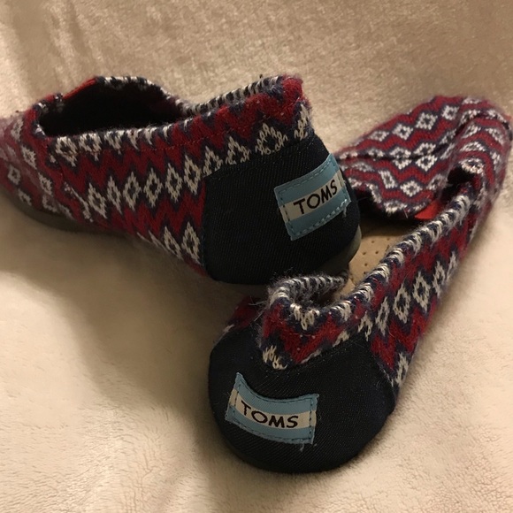 Toms Women’s Wool Classic Knit Geo Diamond Patterned Multi-Colored Slip-On Shoes - Picture 2 of 5